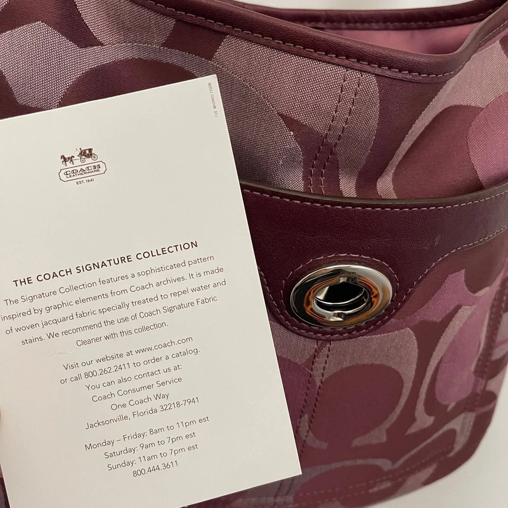 Coach Signature Collection crossbody purse - Picture 3 of 6